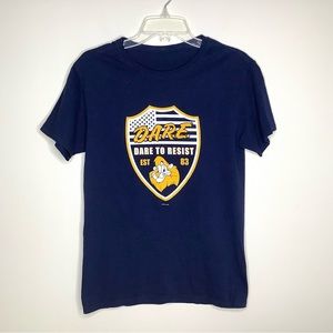 < D.A.R.E. Dare To Resist Tee >